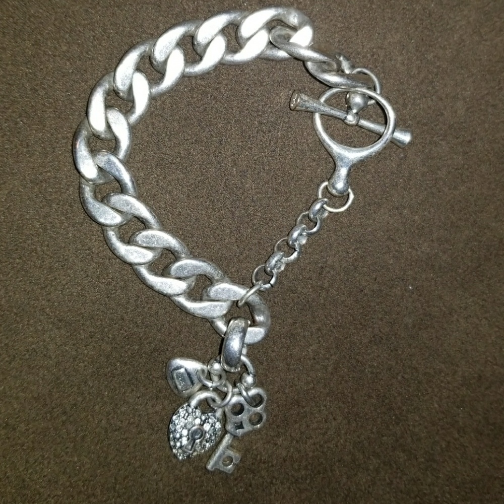 Jewelry - Picture 2 of 3
